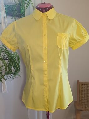 Bright Yellow Short Sleeve Button-Down Shirt with Peter Pan Collar